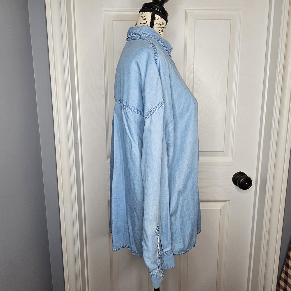 Suzy Shier Women's Denim-Look Button Down Shirt Blue Long Sleeve Flowy Size M - Picture 8 of 11